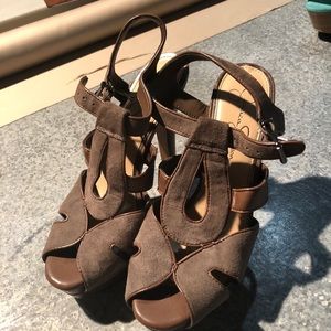 Jessica Simpson leather heels